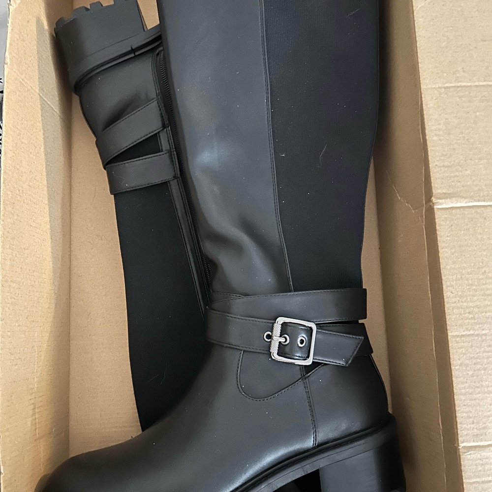 Size 10 Boots- mix no.6